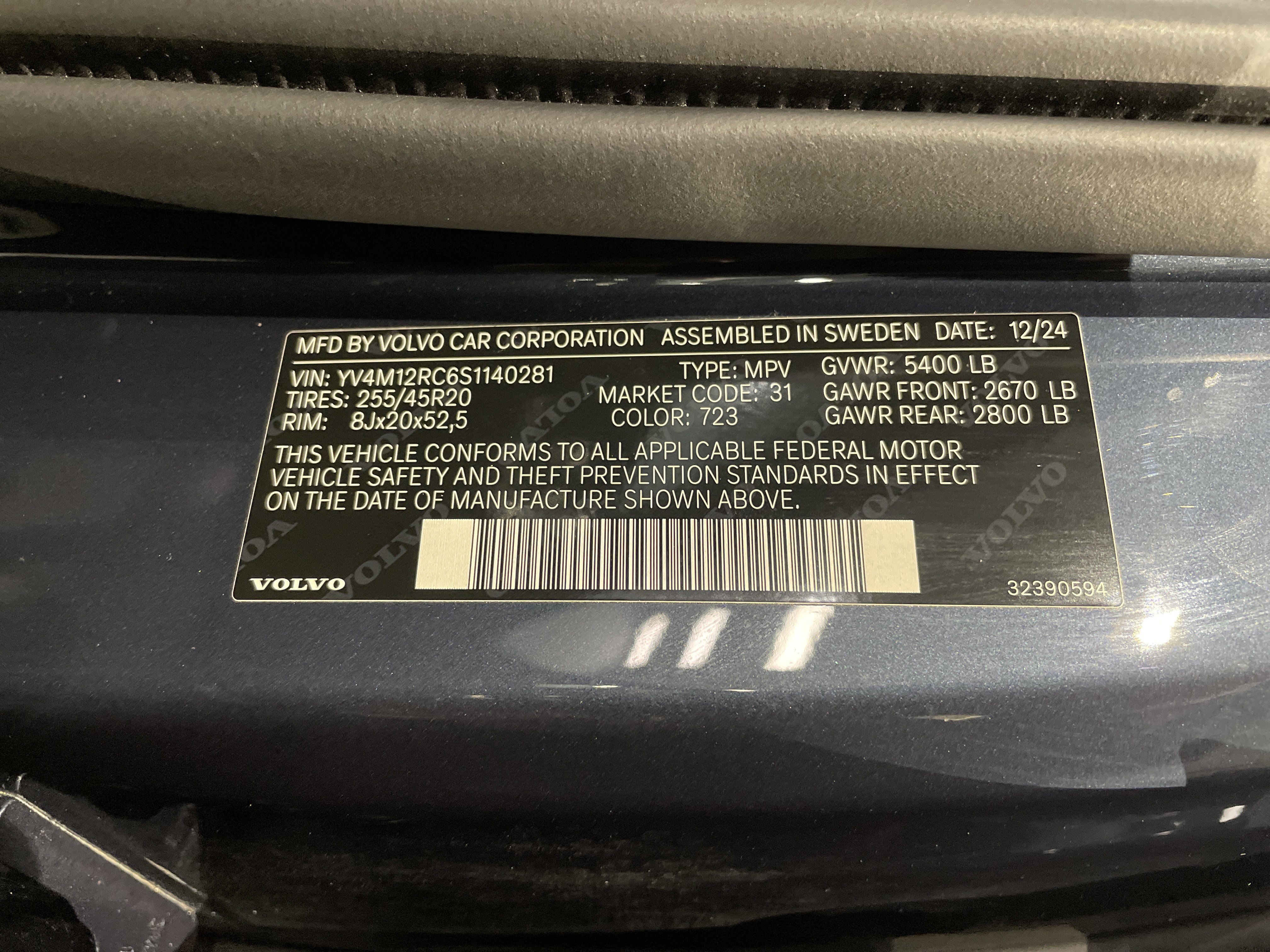 Used 2025 Volvo XC60 B5 Plus image 41