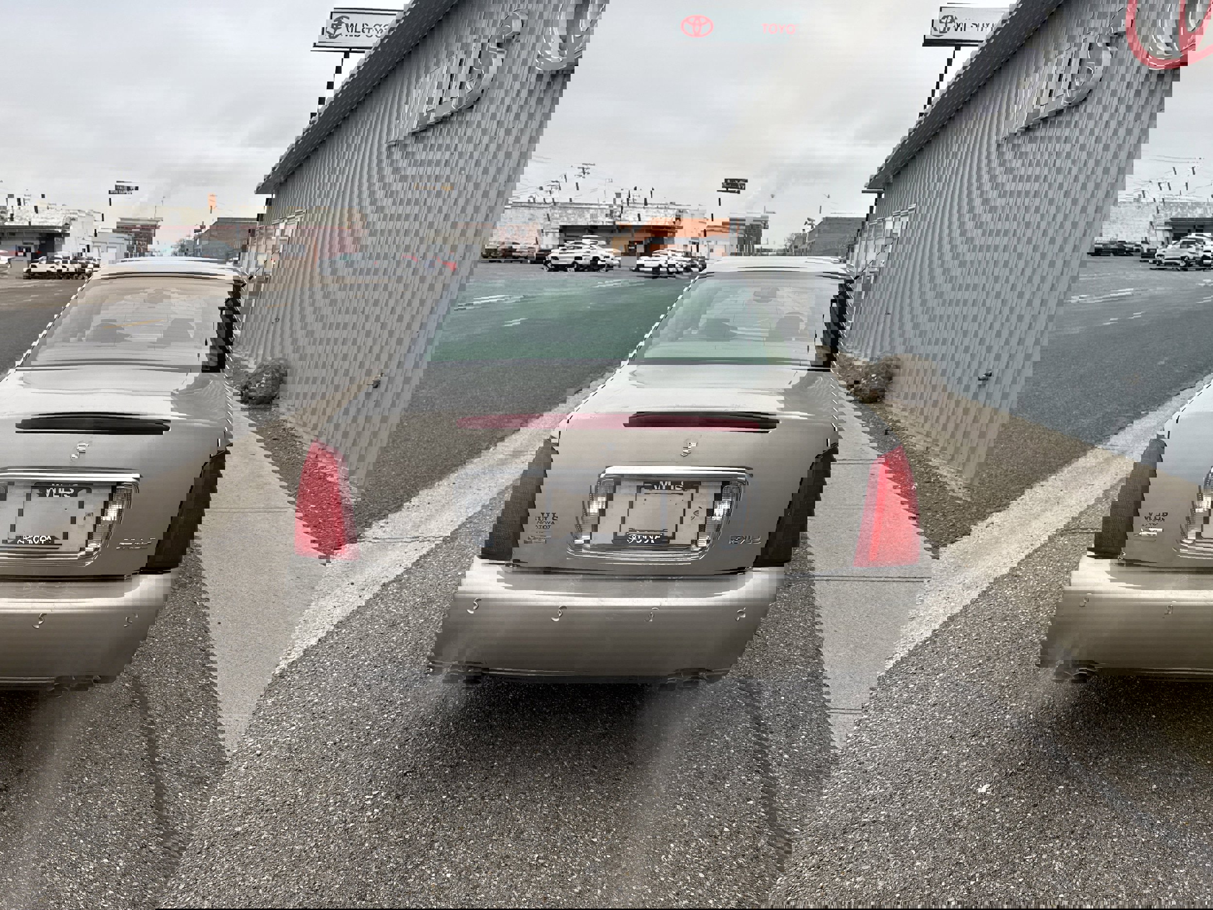 Used 2004 Cadillac De Ville w/ Equipment Group image 7