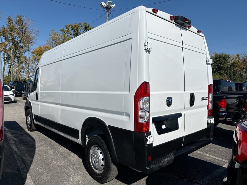 Used 2023 RAM ProMaster 2500 FWD image 2