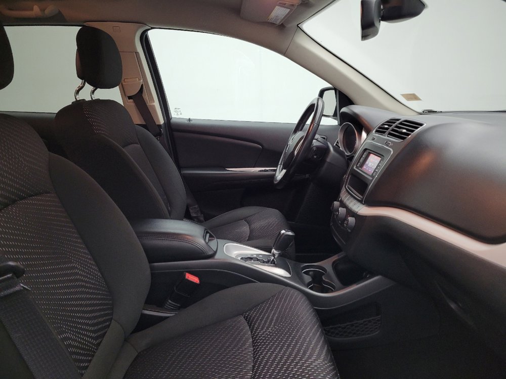 Used 2019 Dodge Journey SE image 21