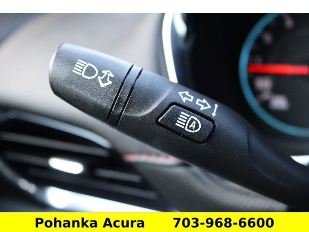 Used 2023 Chevrolet Traverse RS image 17