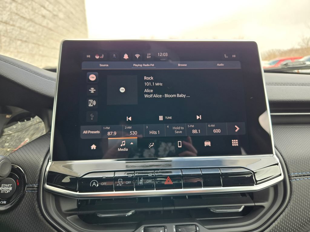 New 2026 Jeep Compass Latitude AWD/4WD image 23