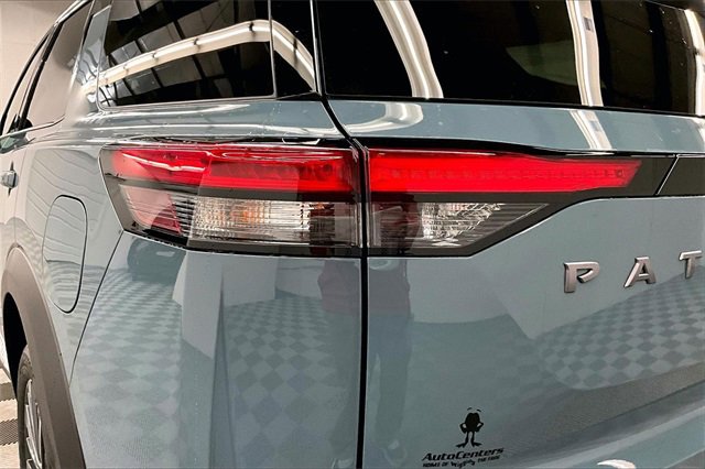 New 2026 Nissan Pathfinder Platinum image 18