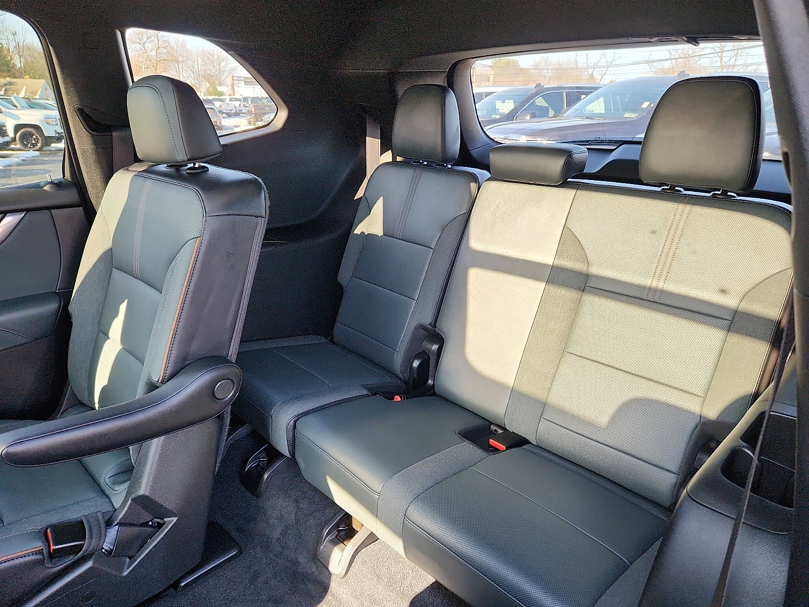 Used 2025 GMC Acadia AT4 image 11