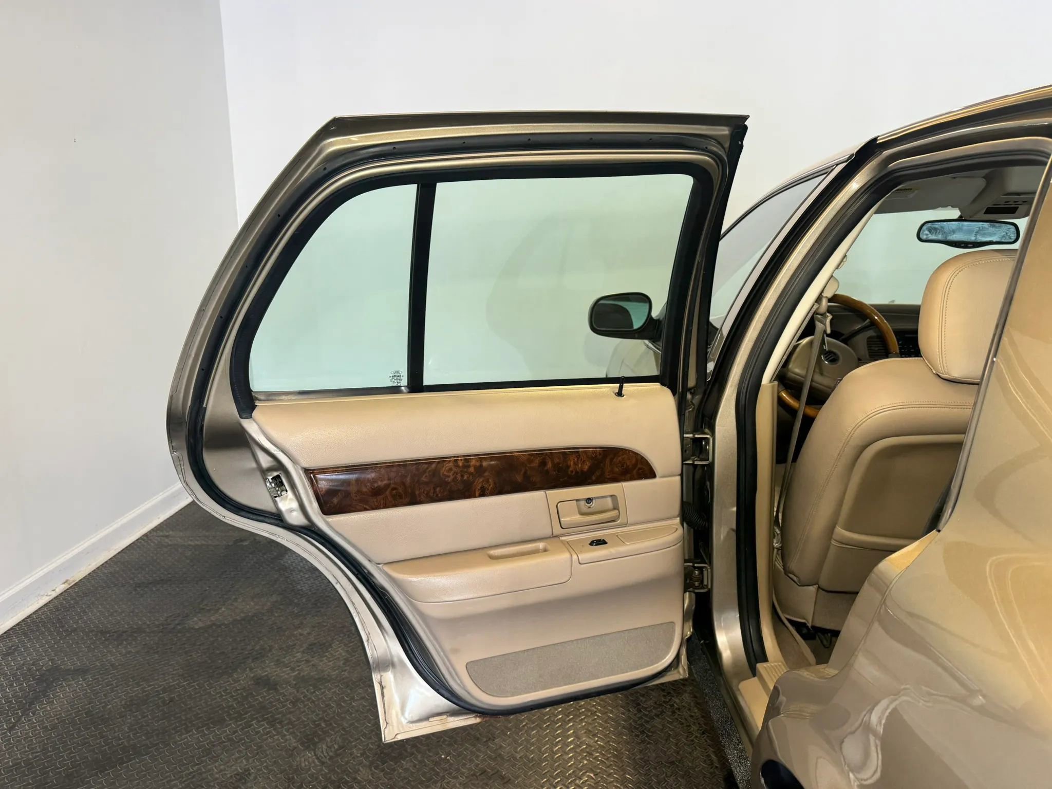 Used 2004 Mercury Grand Marquis LS RWD image 19