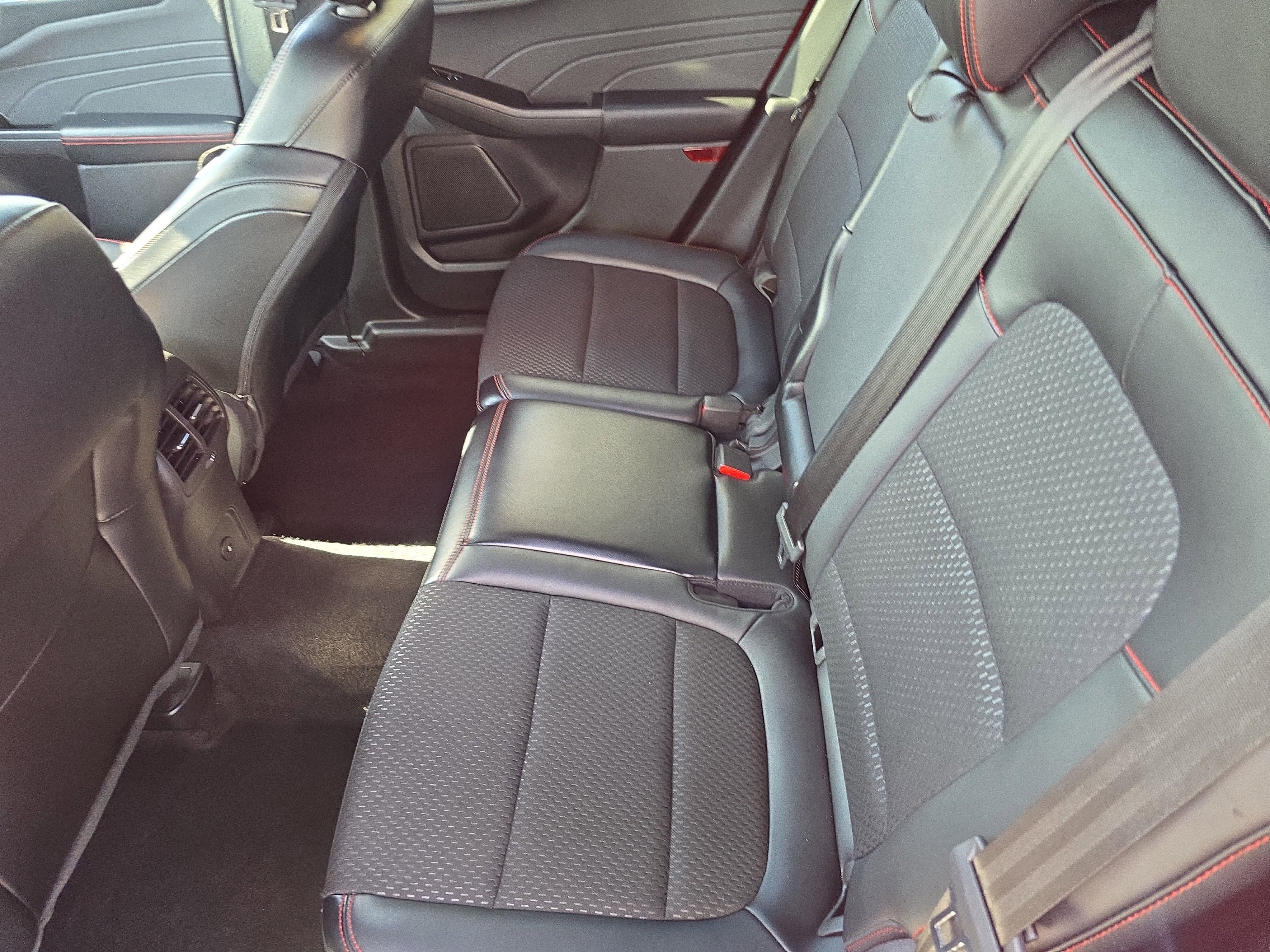 Used 2025 Ford Escape ST-Line w/ Tech Pack #1 image 12