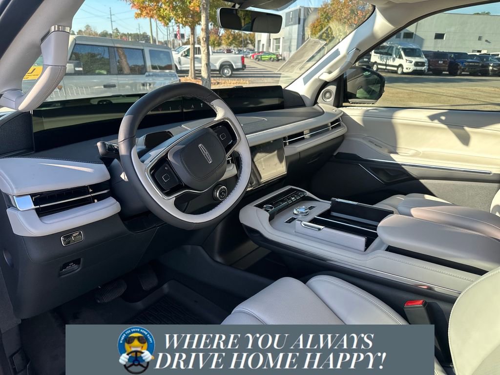 New 2025 Lincoln Navigator Reserve image 8