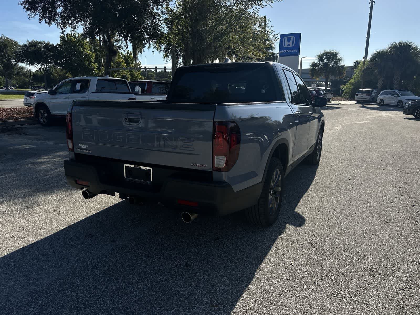 Used 2025 Honda Ridgeline Sport image 6