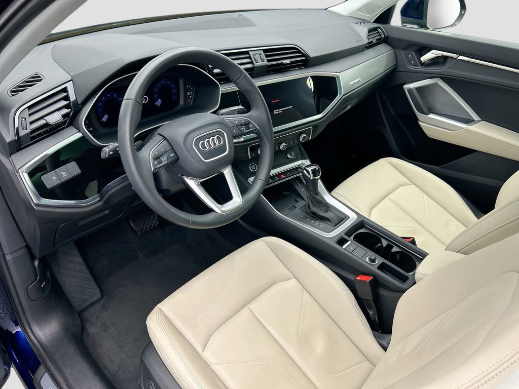 Certified 2025 Audi Q3 2.0T Premium w/ Convenience Package image 9