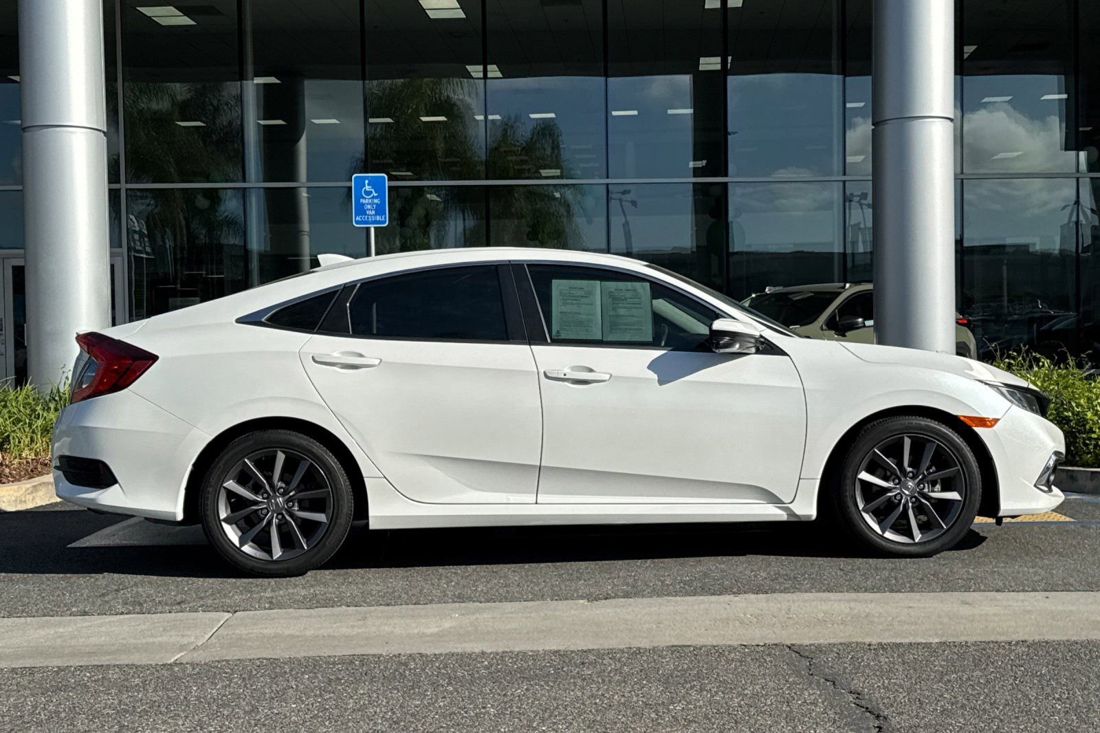 Used 2021 Honda Civic EX image 3