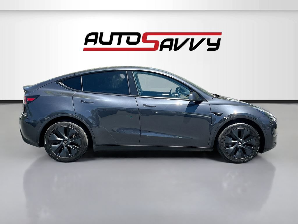 Used 2025 Tesla Model Y Long Range AWD/4WD image 8