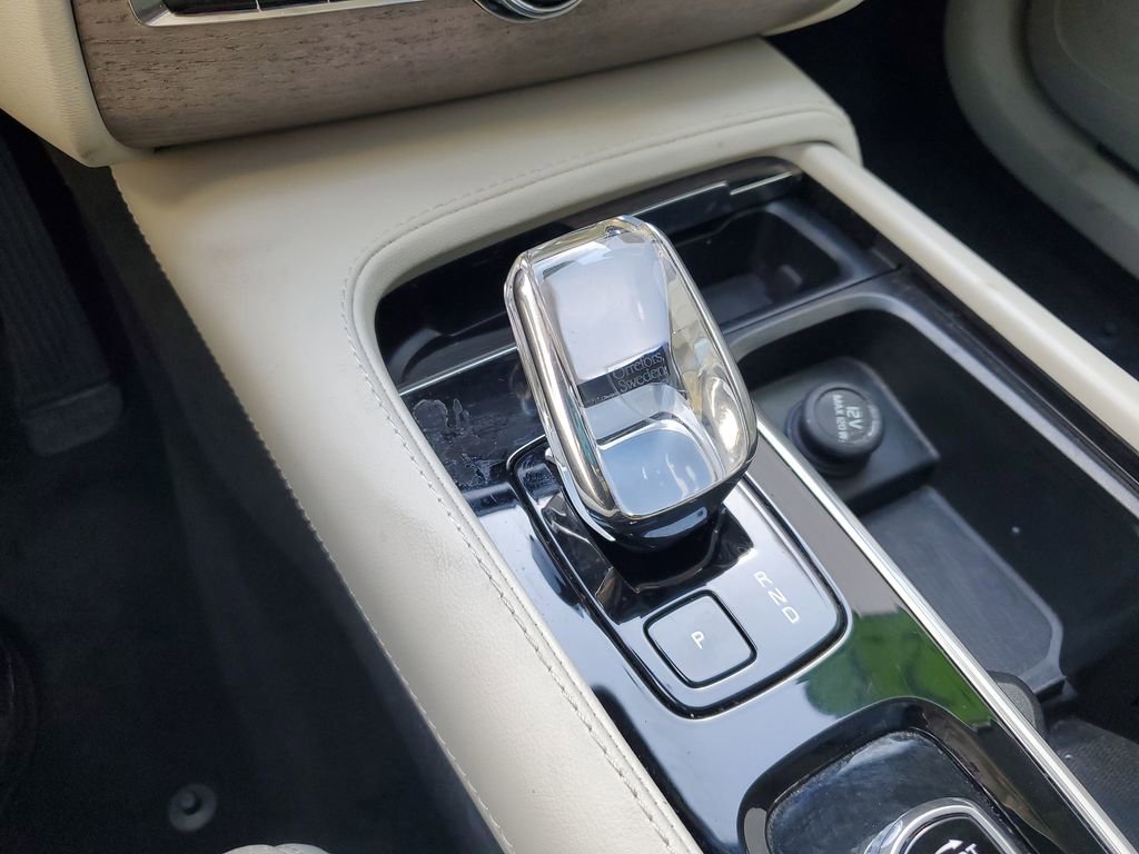 Used 2023 Volvo XC90 T8 Ultimate w/ Protection Package Premier image 23