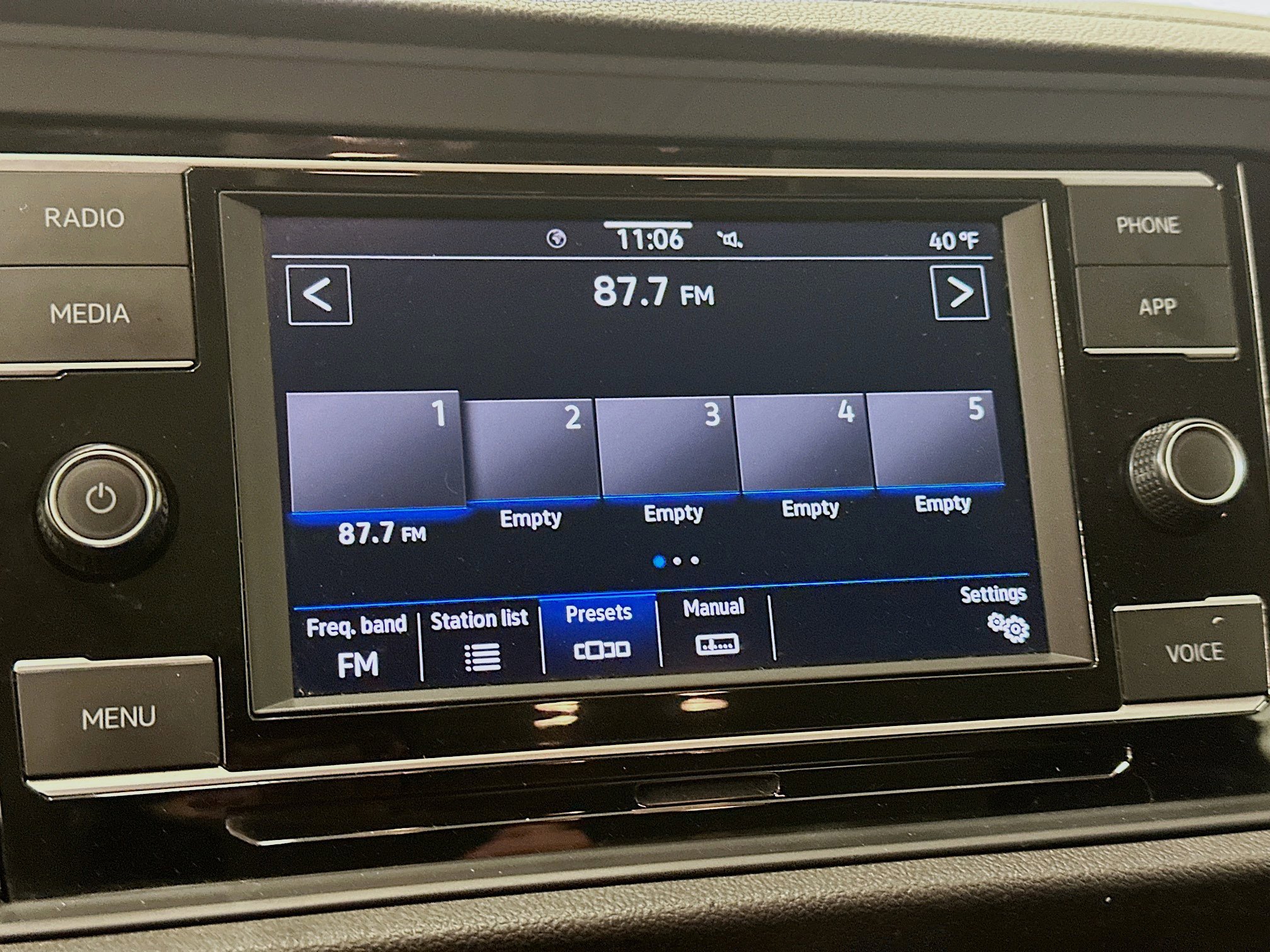 Used 2024 Volkswagen Jetta SE image 21