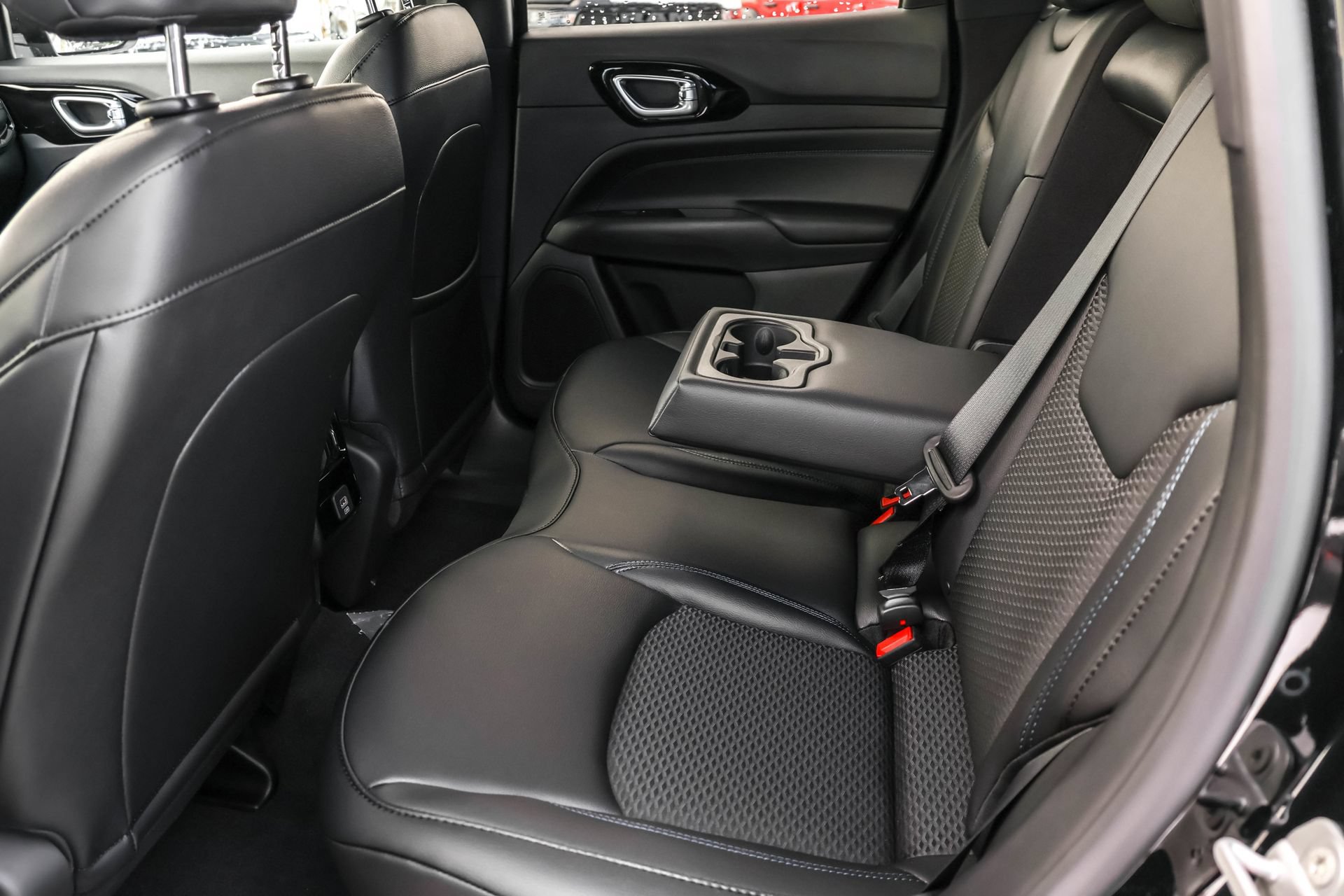 New 2026 Jeep Compass Latitude AWD/4WD image 14