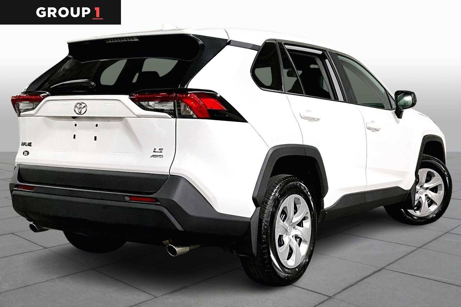 Used 2023 Toyota RAV4 LE image 12