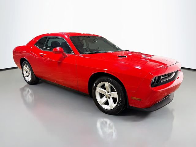 Used 2014 Dodge Challenger SXT RWD image 5