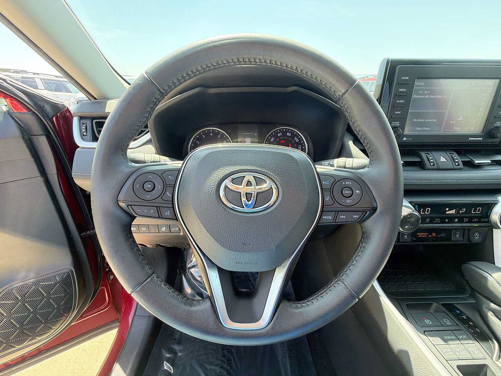Used 2021 Toyota RAV4 XLE Premium AWD/4WD image 20