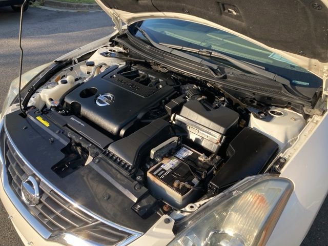 Used 2012 Nissan Altima 3.5 SR image 11