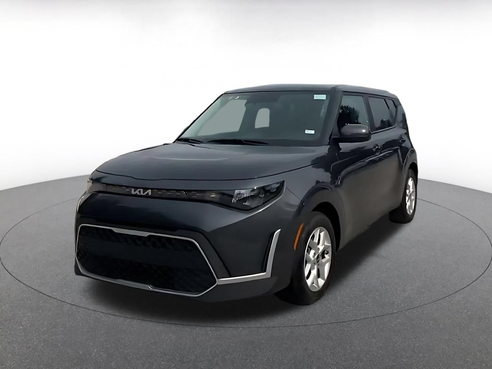 Used 2025 Kia Soul LX w/ LX Technology Package FWD image 7