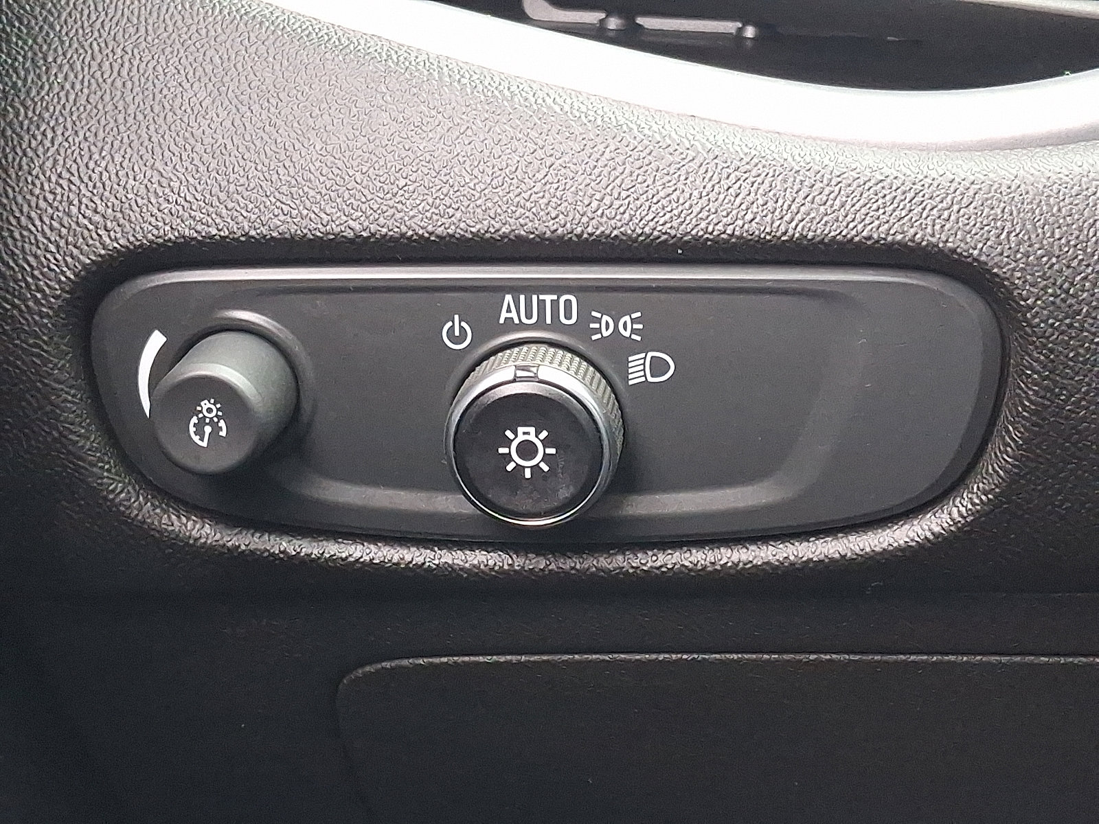 Used 2024 Chevrolet Malibu LT FWD image 25