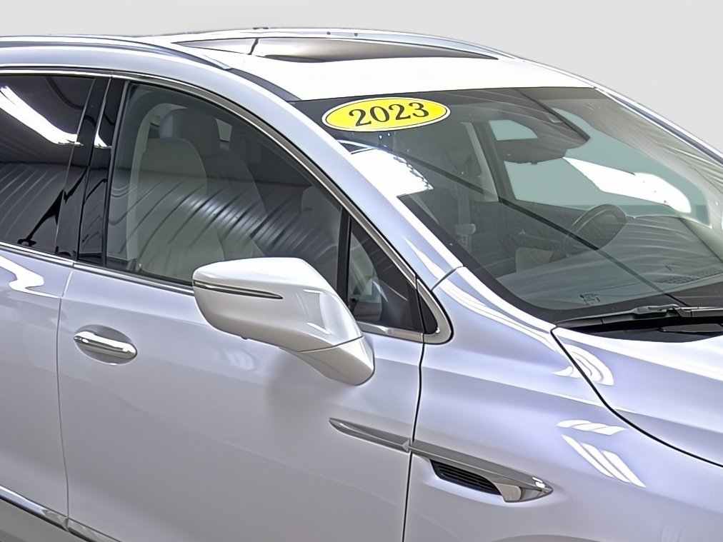 Used 2023 Buick Enclave Essence AWD/4WD image 15