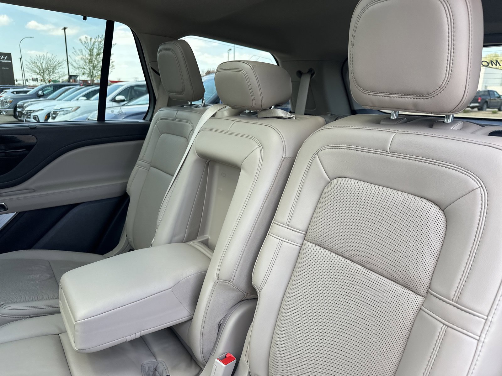Used 2023 Lincoln Aviator Reserve w/ Equipment Group 201A AWD/4WD image 28