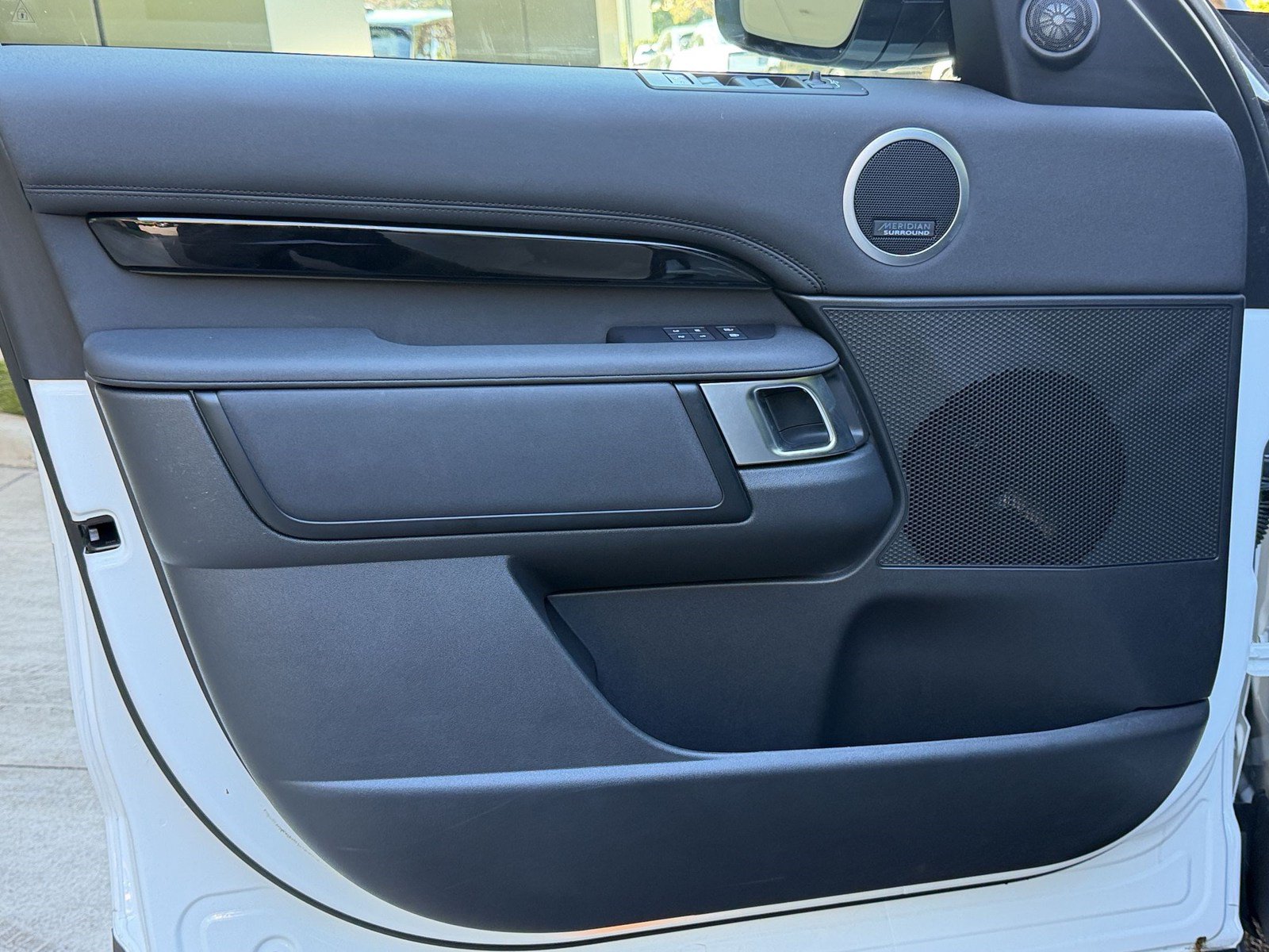 Certified 2025 Land Rover Discovery S AWD/4WD image 14