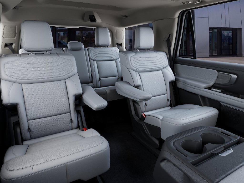 New 2027 Ford Expedition Platinum w/ Platinum Ultimate Package AWD/4WD image 13