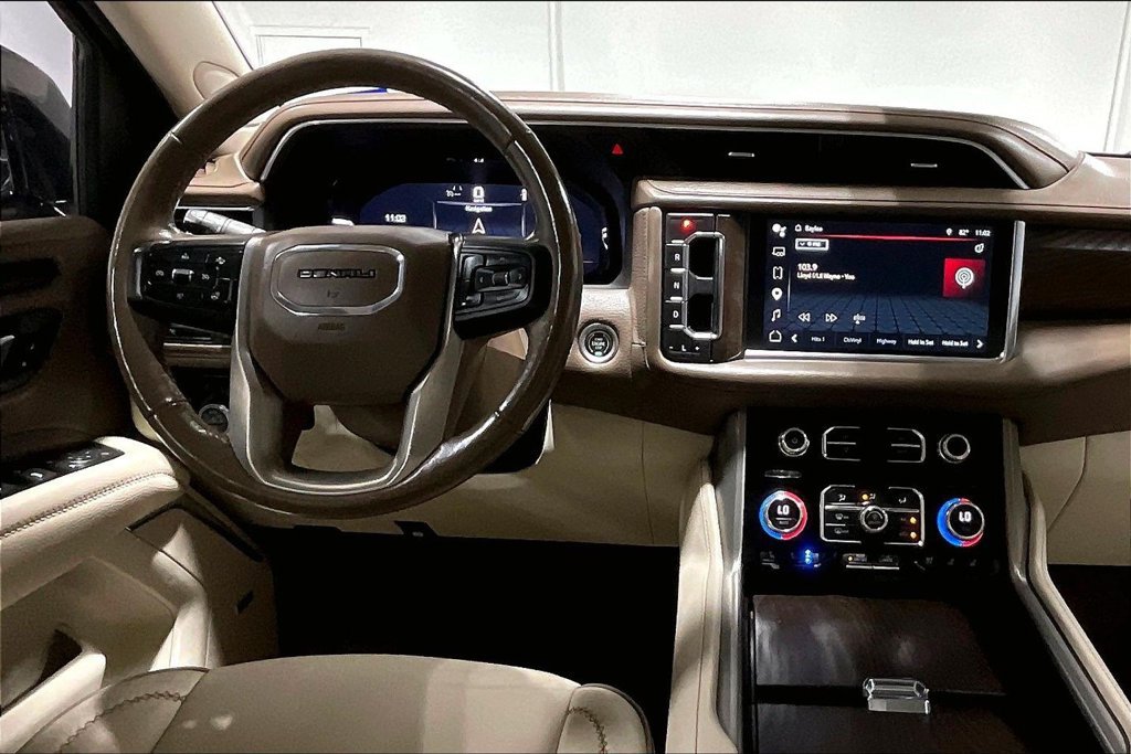 Used 2022 GMC Yukon Denali RWD image 18