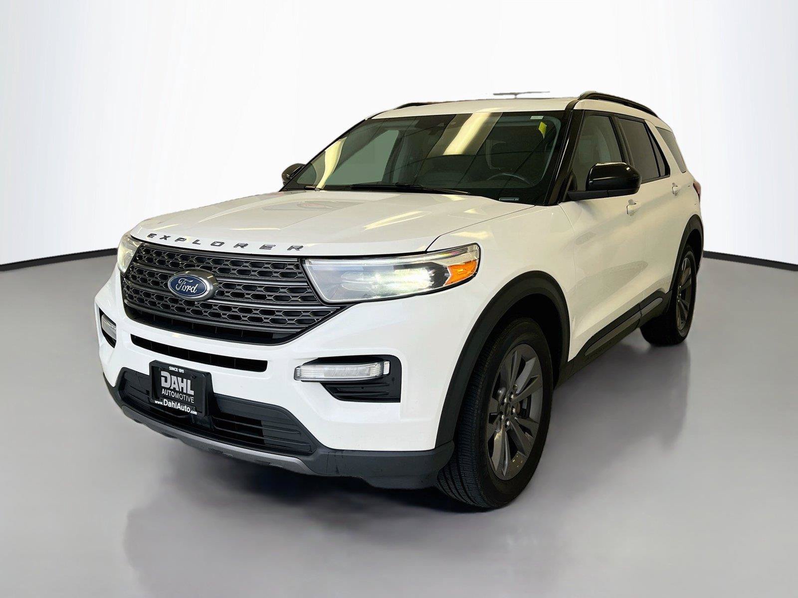 Used 2022 Ford Explorer XLT w/ XLT Sport Appearance Package AWD/4WD image 4