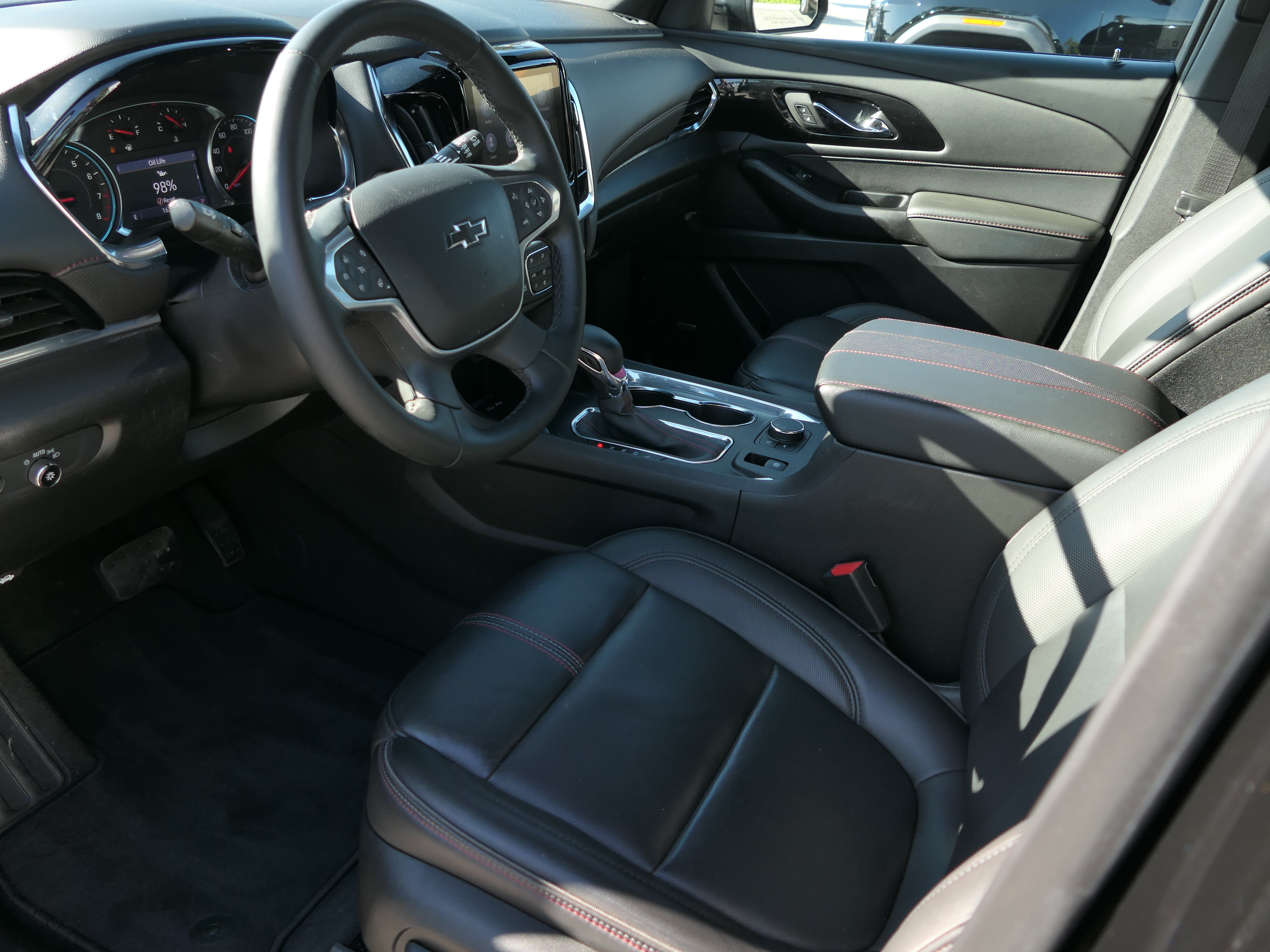 Used 2023 Chevrolet Traverse RS FWD image 12