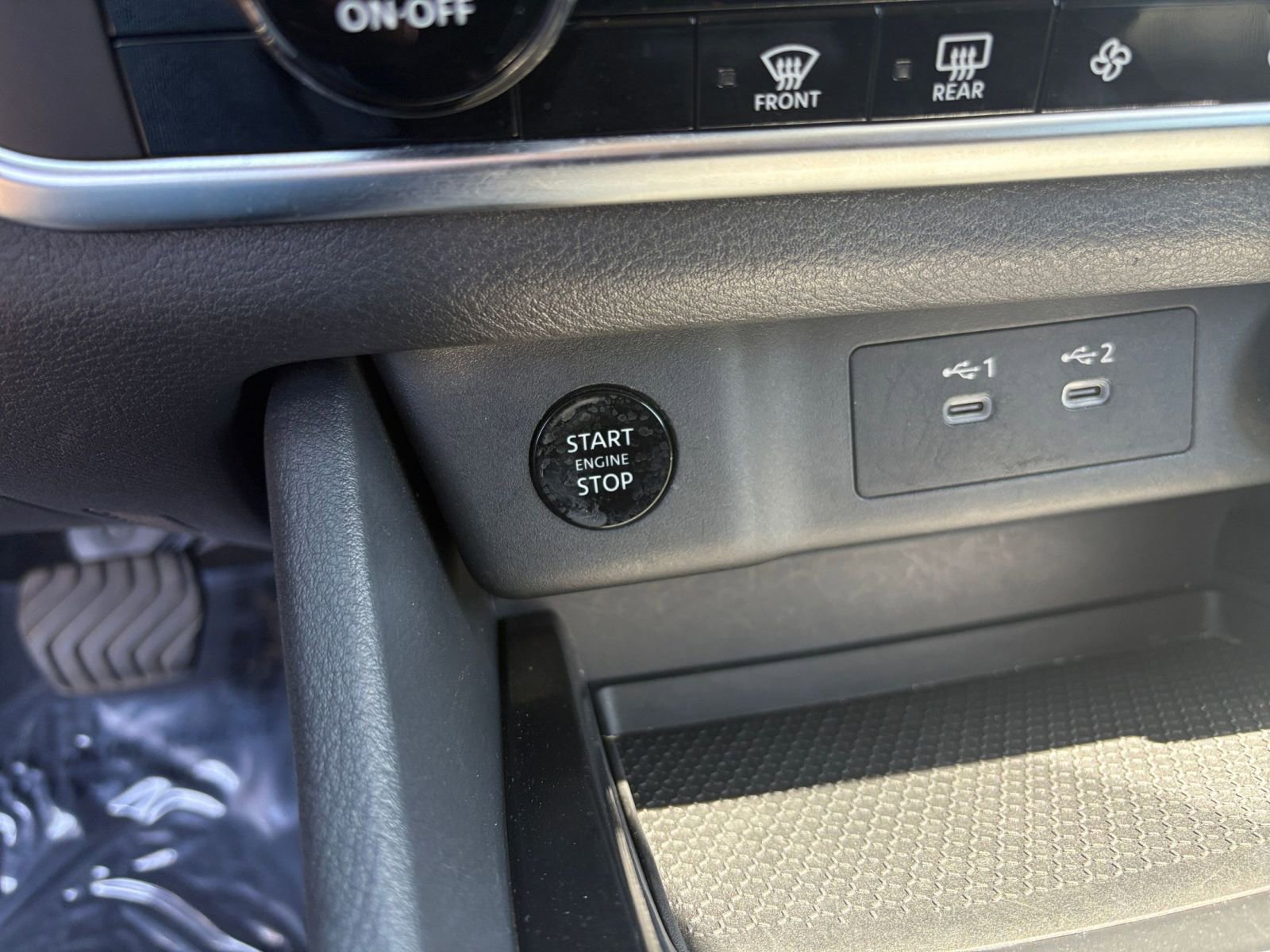 Used 2025 Nissan Rogue SV FWD image 27