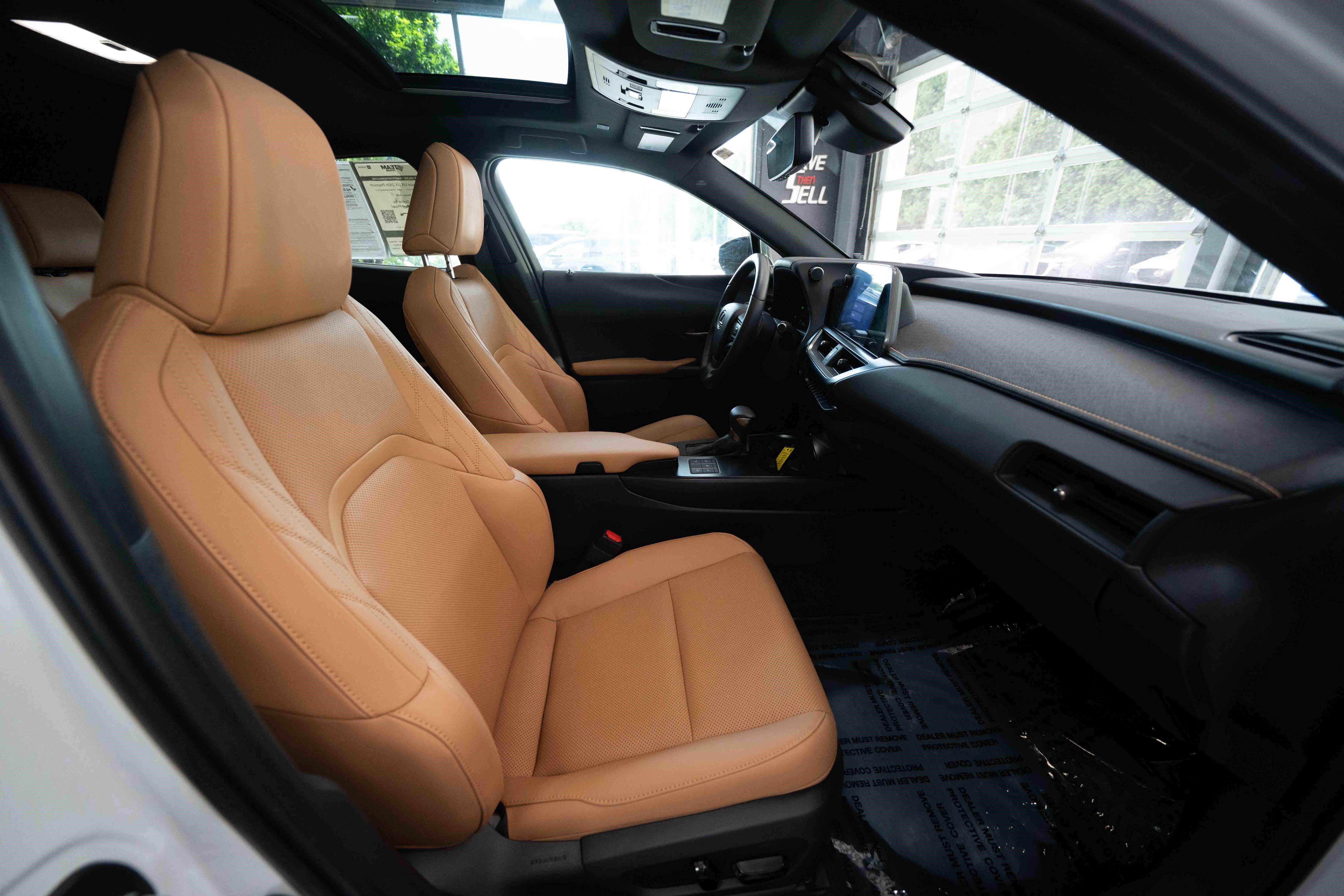 Used 2024 Lexus UX 250h AWD w/ Premium Package image 27