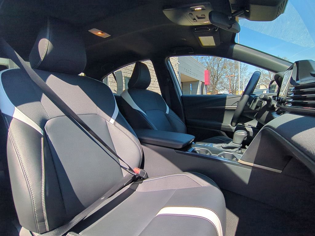 Used 2025 Toyota Camry SE image 31