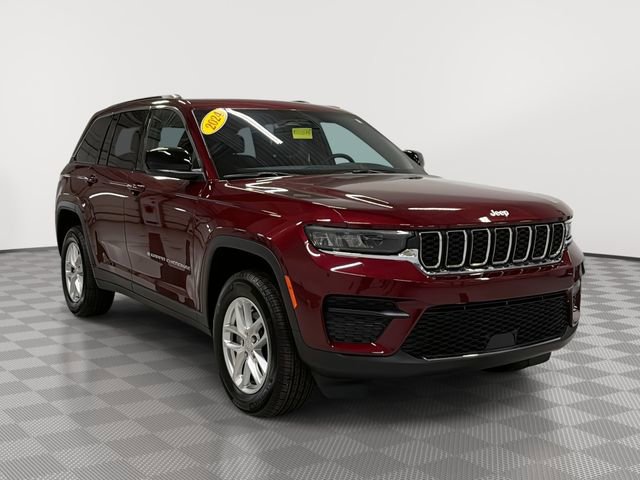Used 2024 Jeep Grand Cherokee Laredo X image 1
