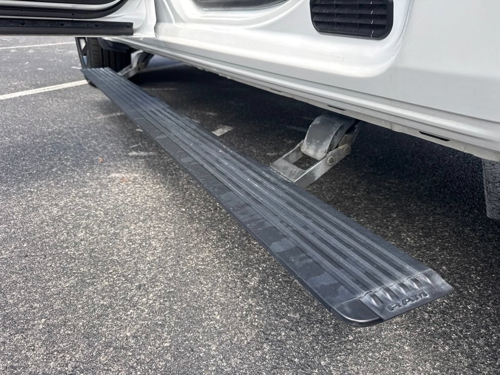 Used 2023 RAM 1500 Laramie AWD/4WD image 15