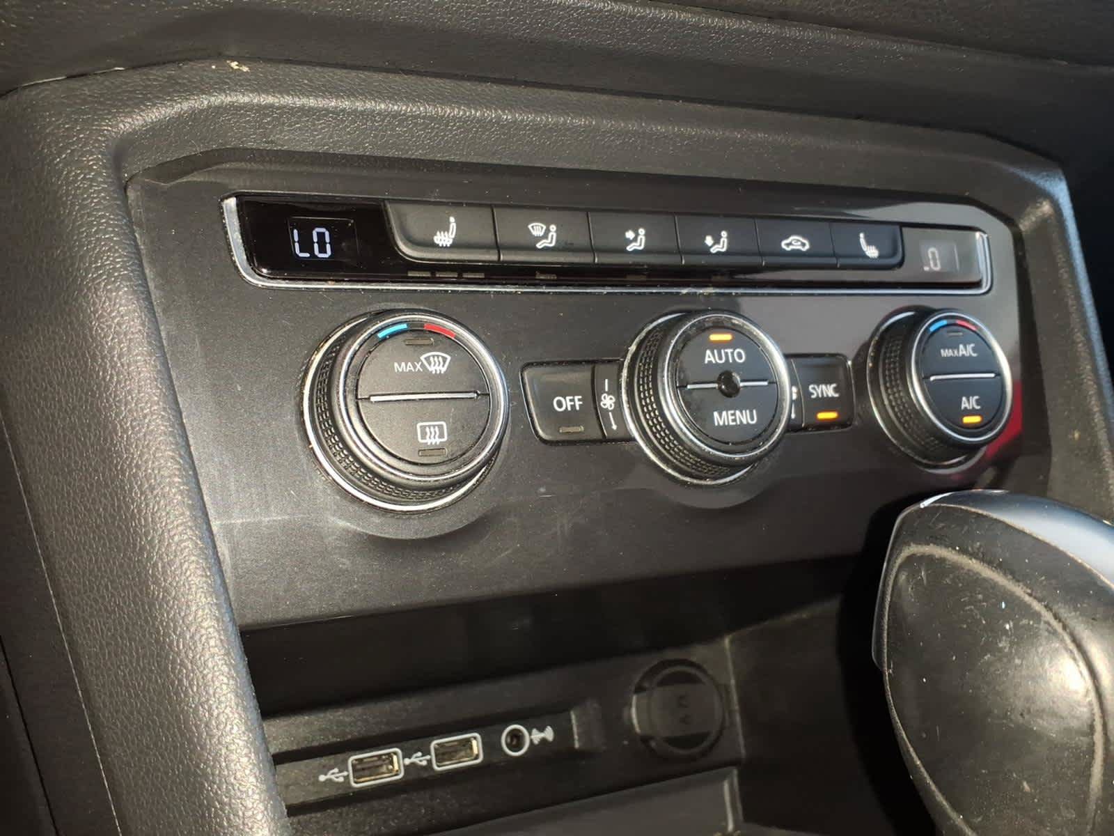 Used 2020 Volkswagen Tiguan SE R-Line AWD/4WD image 26