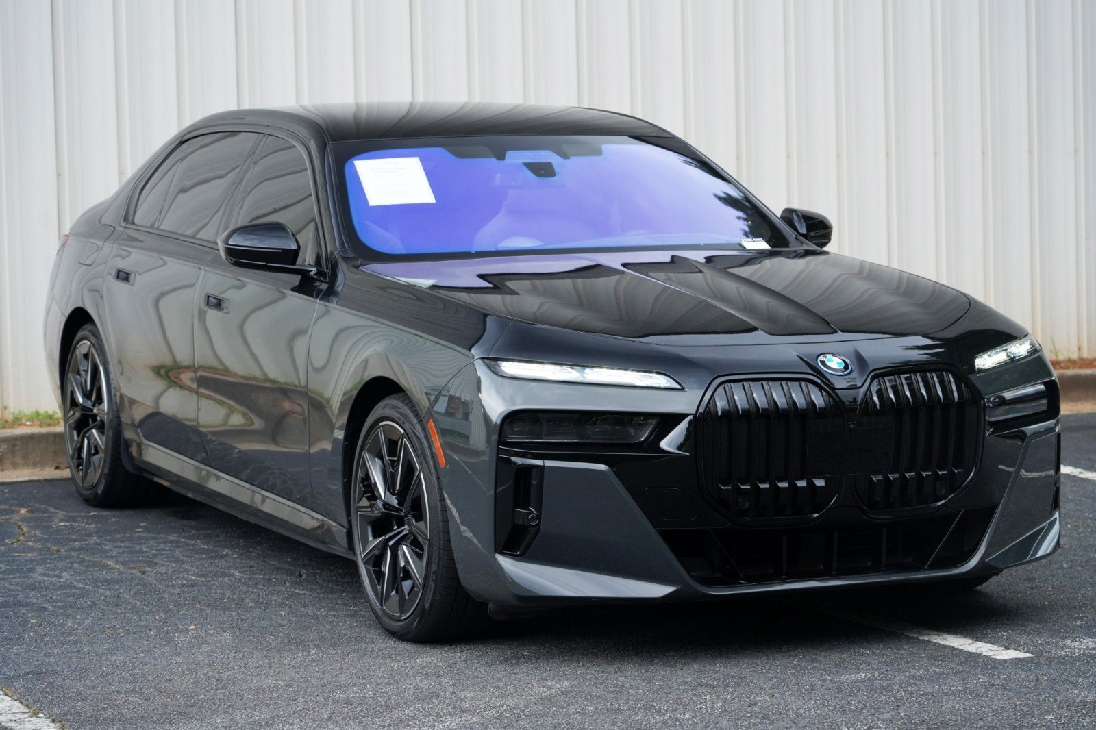 Used 2023 BMW i7 xDrive60 w/ Executive Package 2 AWD/4WD image 67