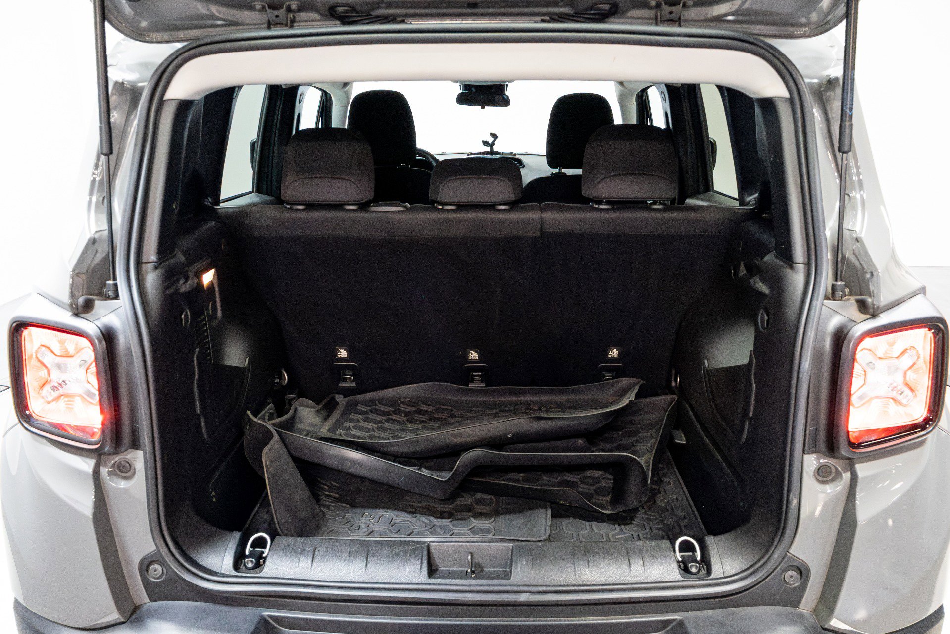 Used 2020 Jeep Renegade Sport image 45