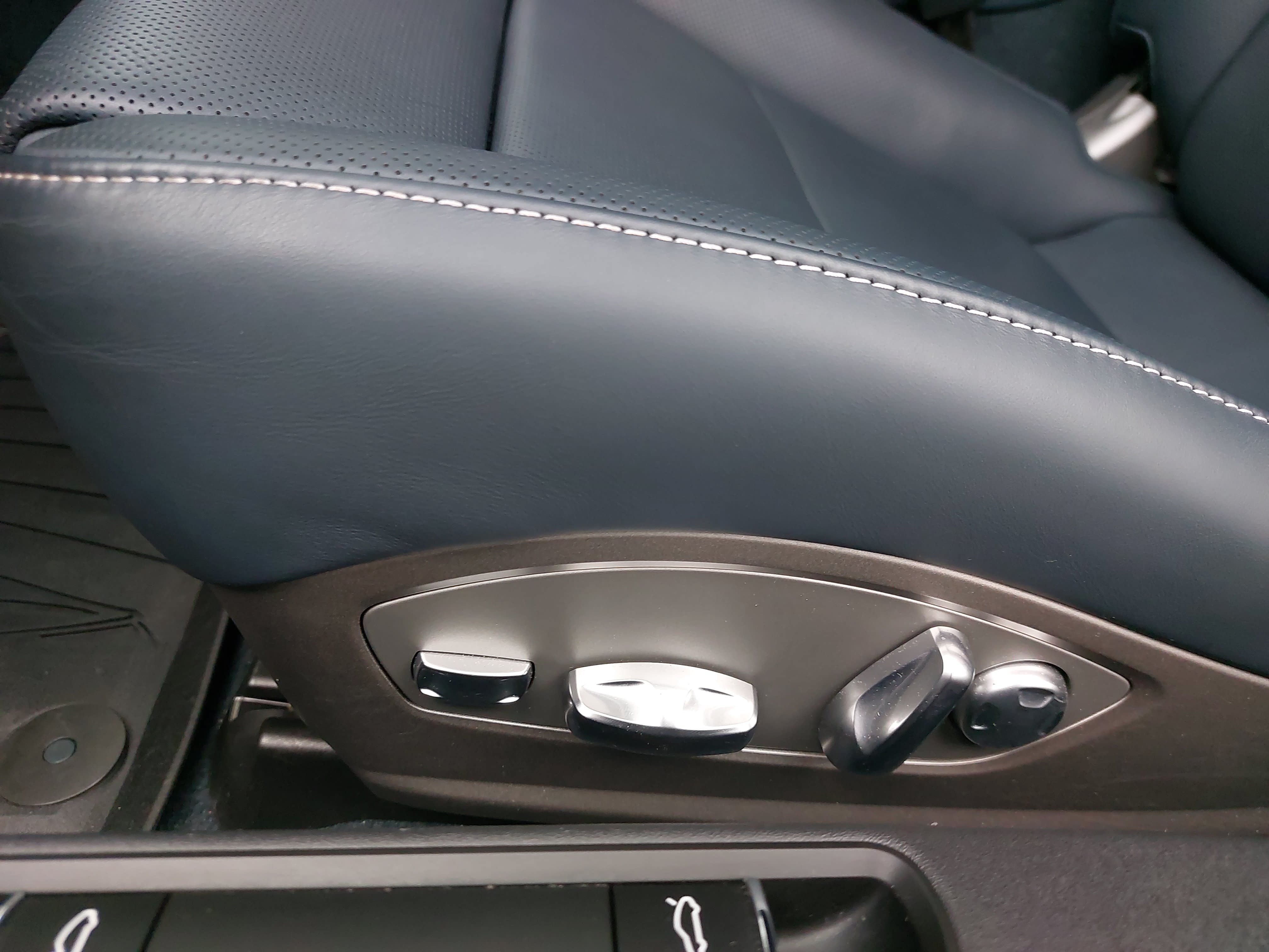 Certified 2025 Porsche 718 Cayman RWD image 26