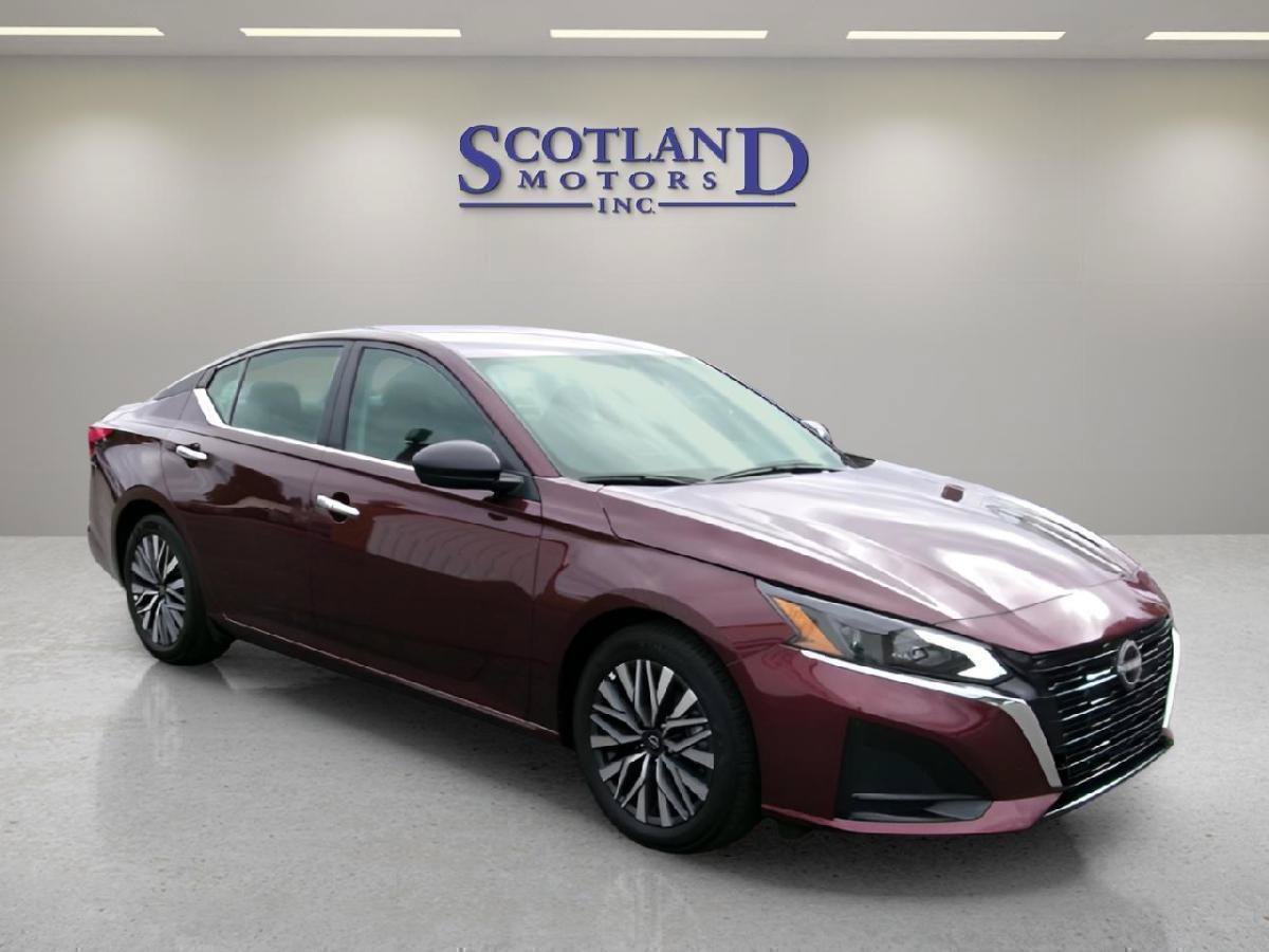 Used 2025 Nissan Altima 2.5 SV FWD image 4