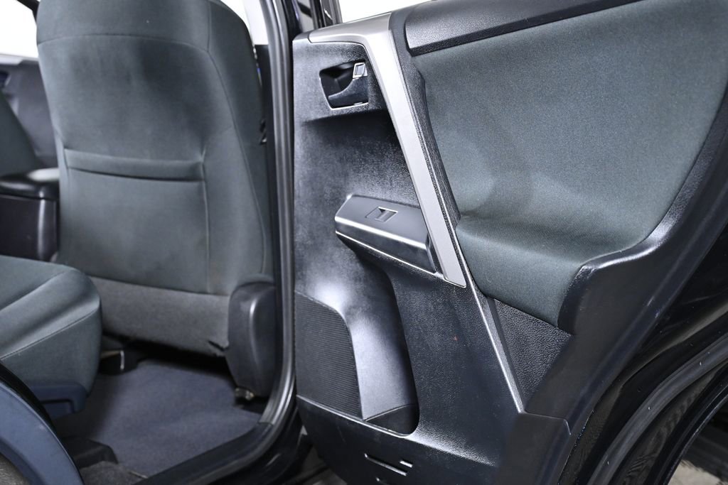 Used 2016 Toyota RAV4 LE image 26