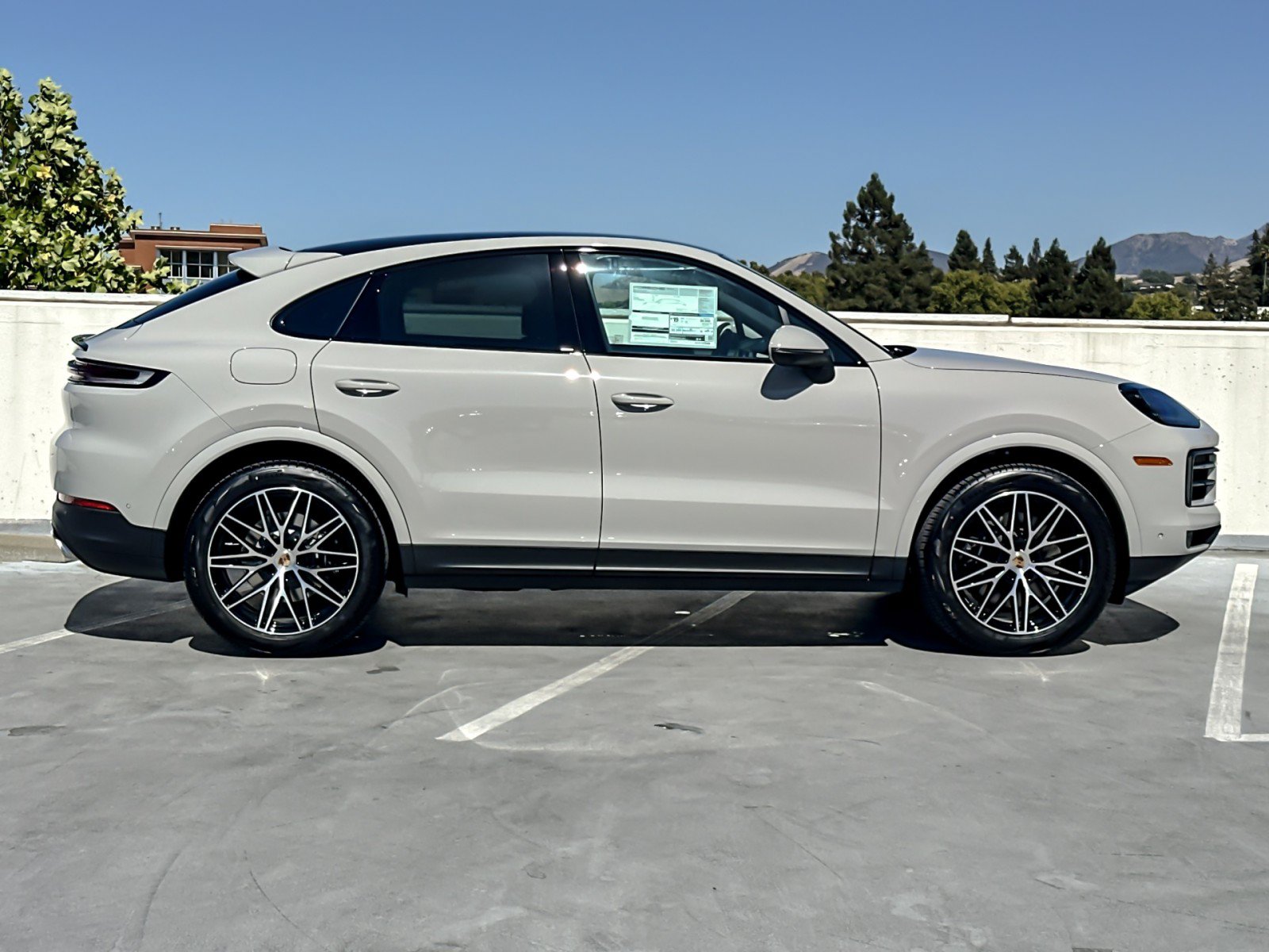 New 2026 Porsche Cayenne Coupe AWD/4WD image 9