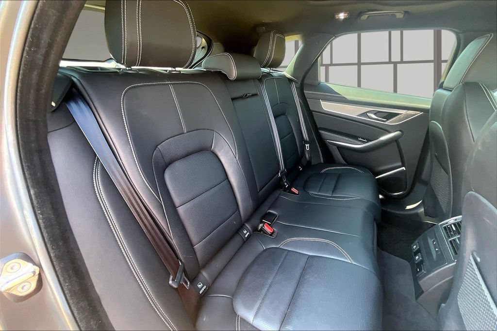 Used 2025 Jaguar F-PACE R-Dynamic S AWD/4WD image 27