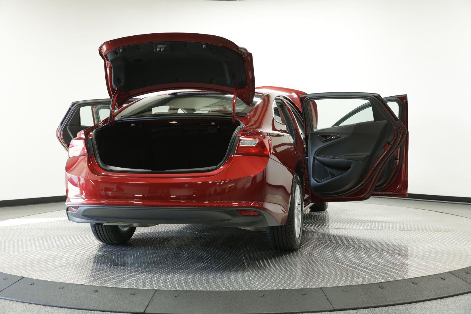 Used 2025 Chevrolet Malibu LT FWD image 14