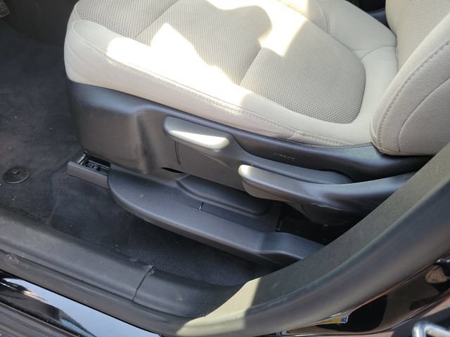 Certified 2023 Chevrolet Traverse LS FWD image 19