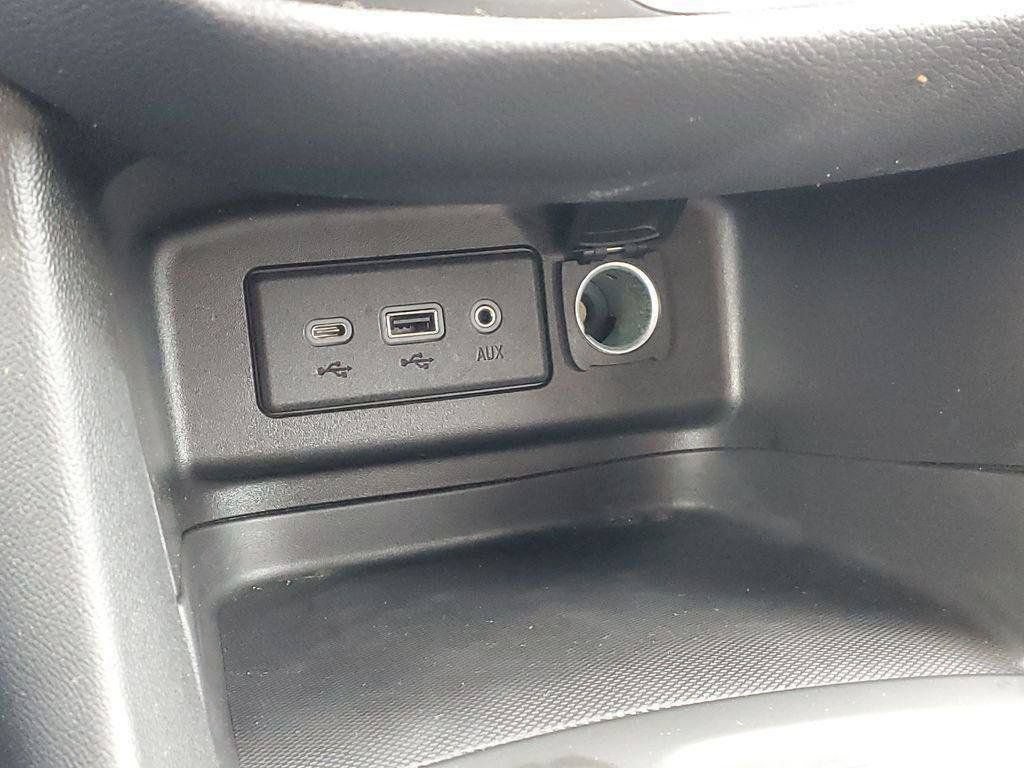 Used 2022 Chevrolet Equinox RS FWD image 19