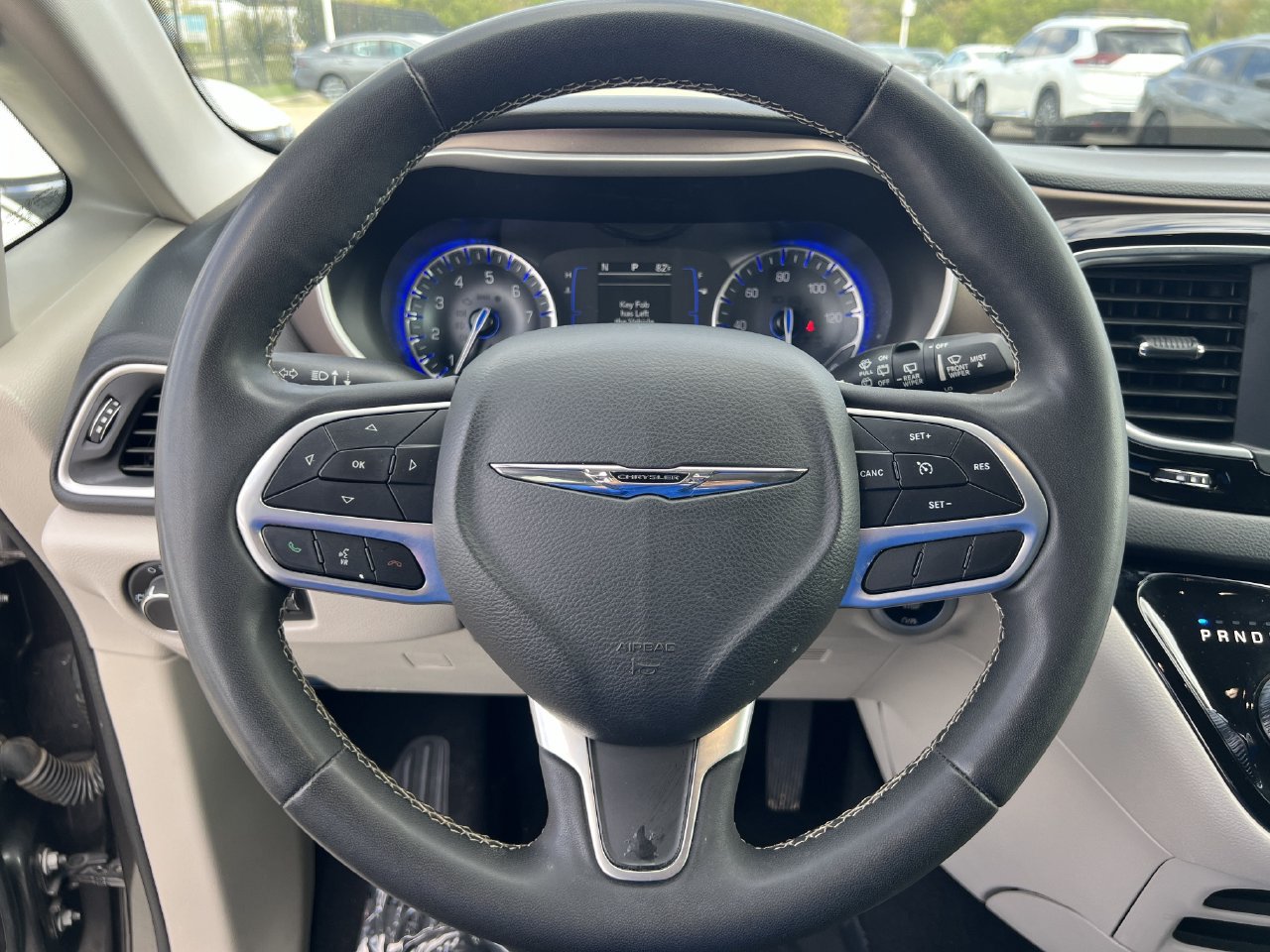 Used 2022 Chrysler Voyager LX FWD image 10