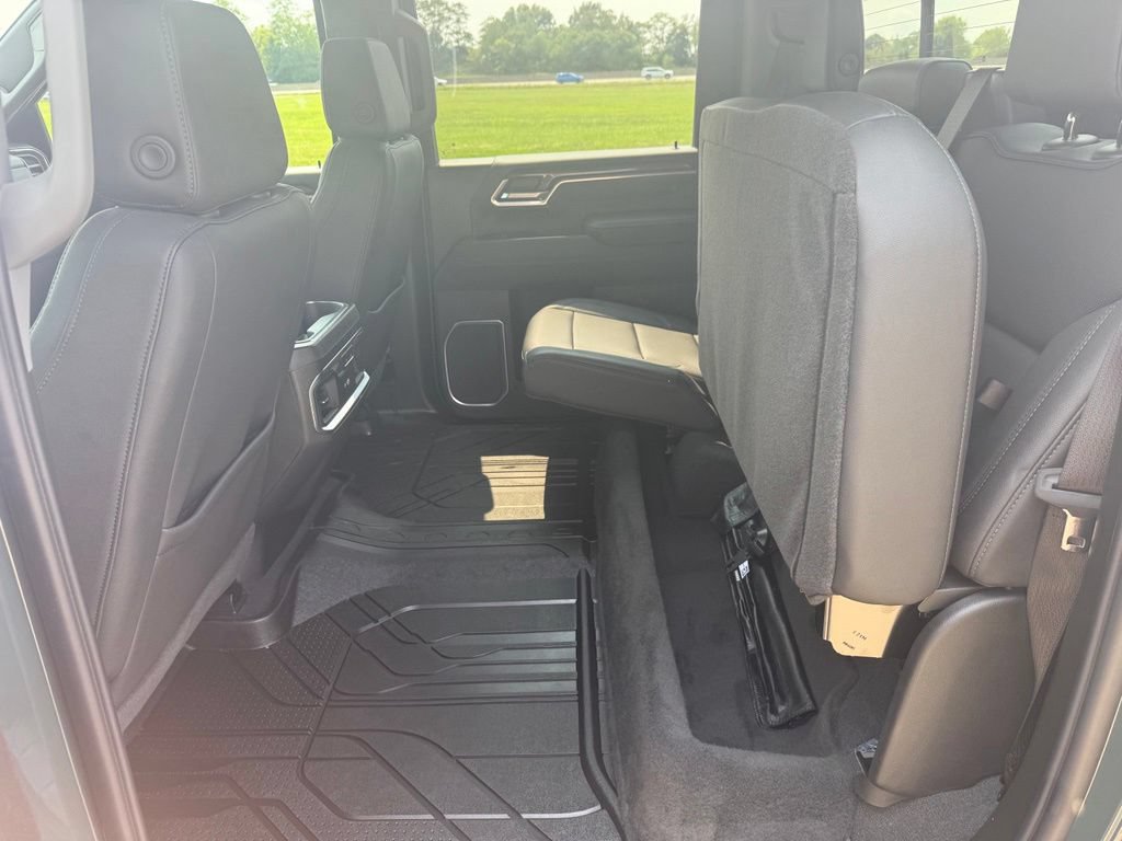 Used 2026 Chevrolet Silverado 2500 LTZ w/ LTZ Premium Package AWD/4WD image 18
