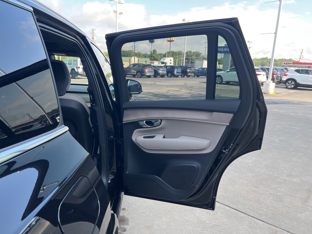 New 2026 Volvo XC90 B6 Plus image 35